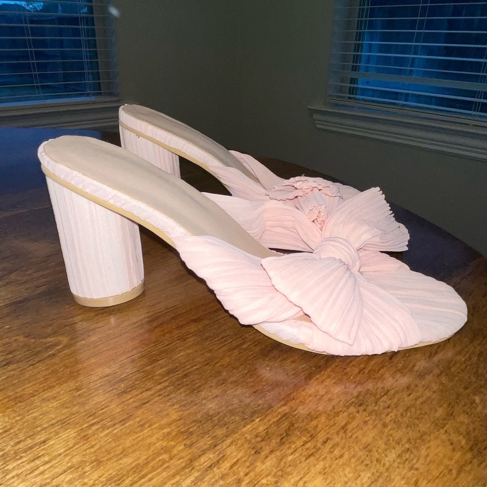 Pink blush block heel with bow.